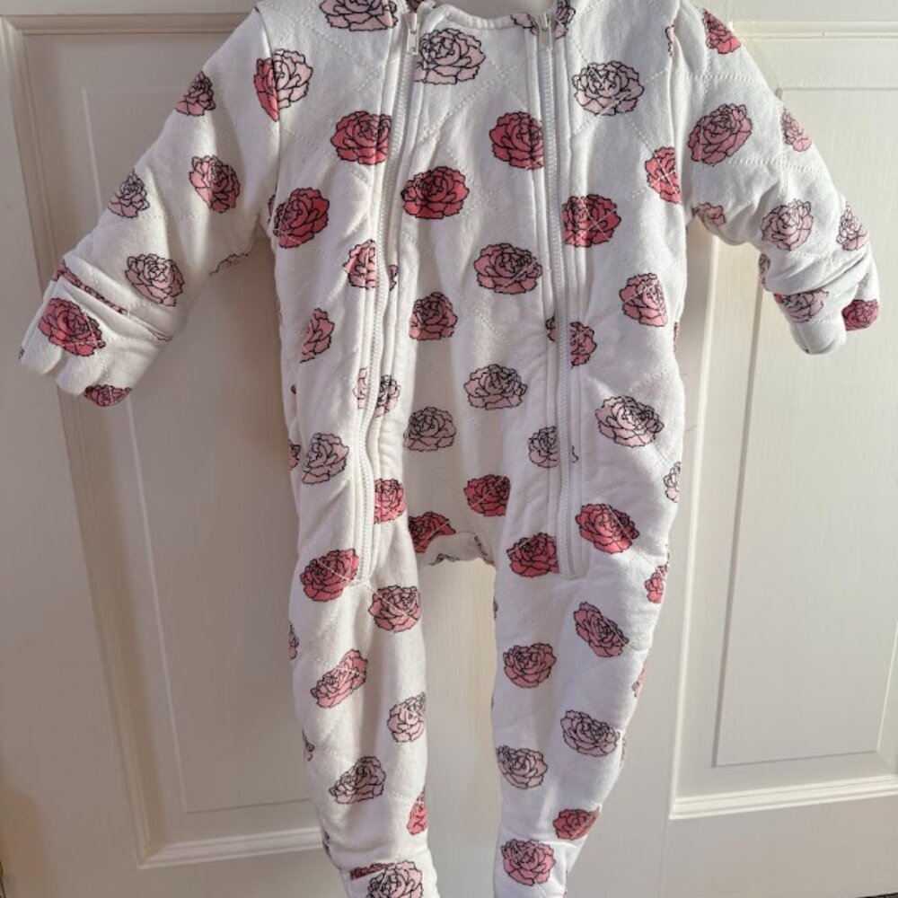 Monica + Andy Quilted Baby Bunting with Rose Print (0-12 months) Never worn!